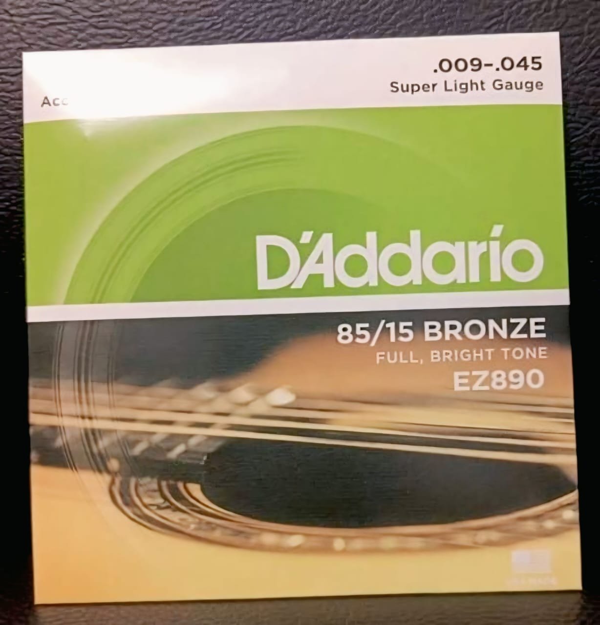 D’Addario EZ890 Super Light Gauge Acoustic Guitar Strings – 85/15 Bronze