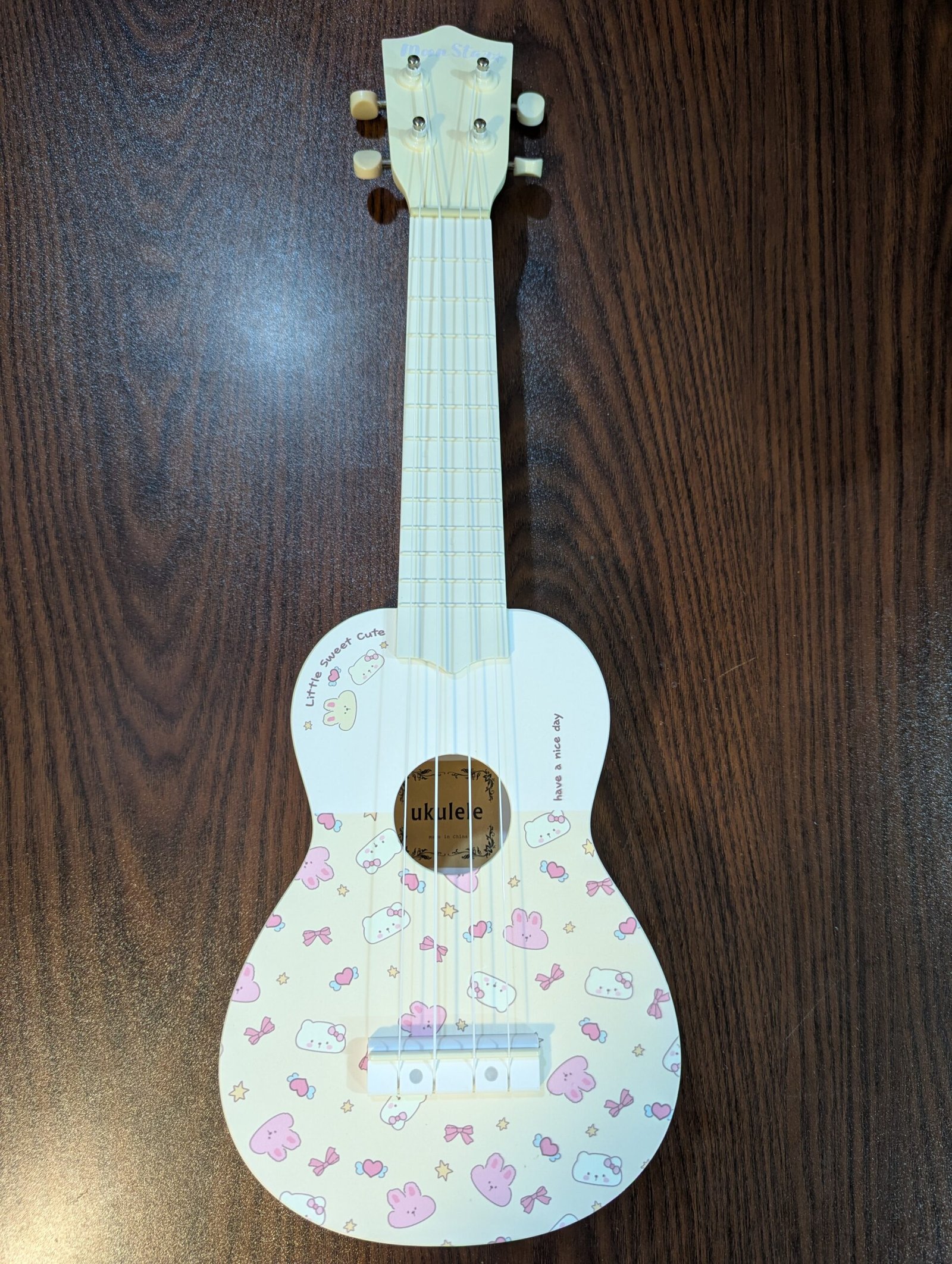 UK21 Pro – 21-Inch Ukulele (White Print)