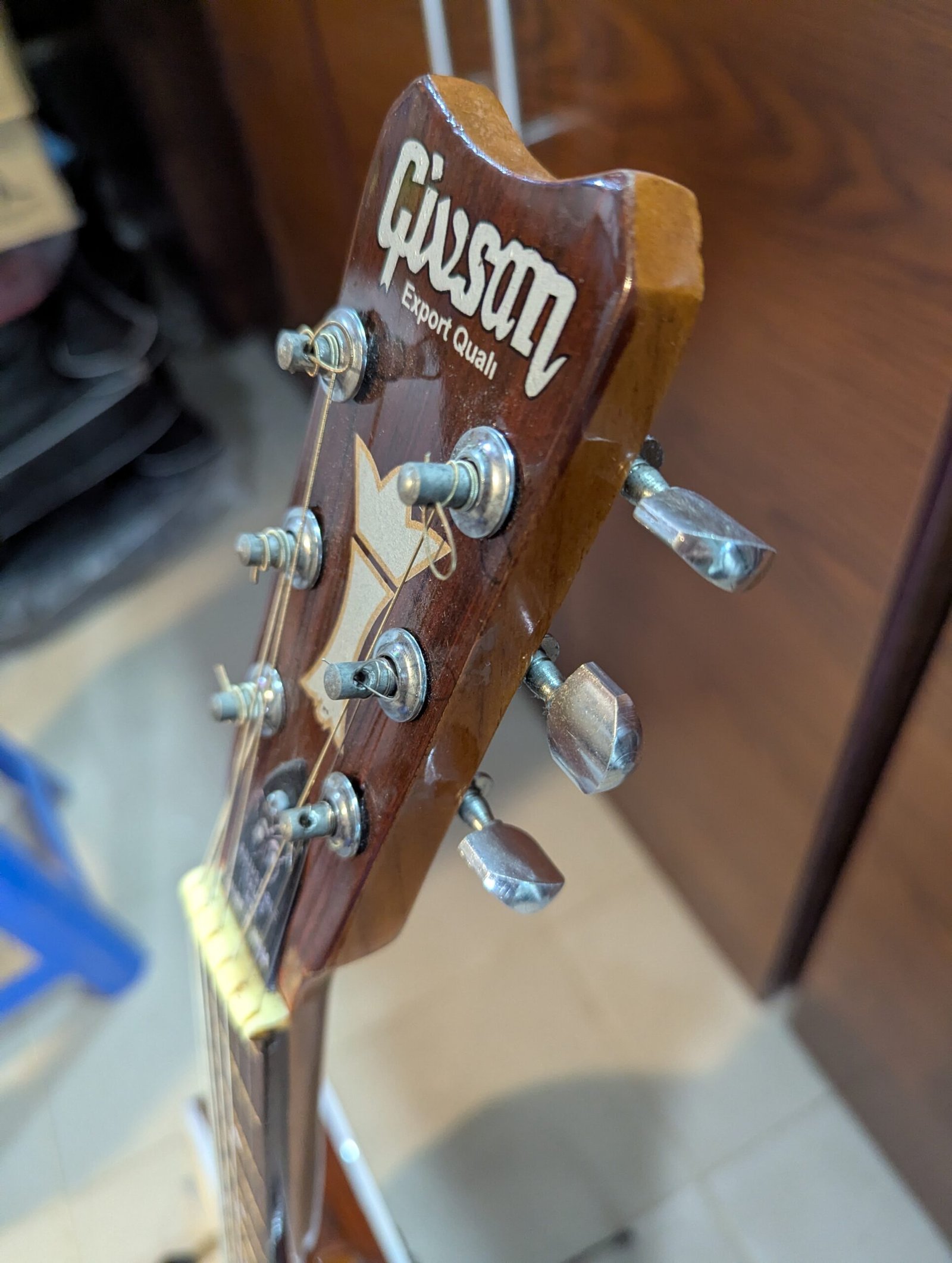 Givson – 40 Inch Acoustic Guitar (Wooden Color) - Image 5